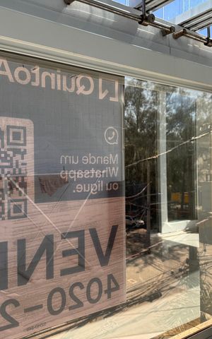 Apartamento à venda com 172m², 3 quartos e 3 vagas Apartamento à venda com 172m², 3 quartos e 3 vagasPlaquinha Quinto Andar