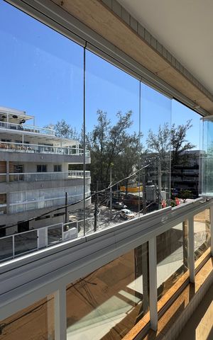 Apartamento à venda com 172m², 3 quartos e 3 vagas Apartamento à venda com 172m², 3 quartos e 3 vagasSuíte 2 - Varanda