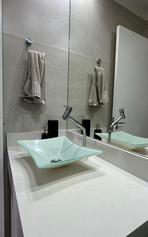 Apartamento à venda com 53m², 2 quartos e 1 vaga Apartamento à venda com 53m², 2 quartos e 1 vagaBanheiro