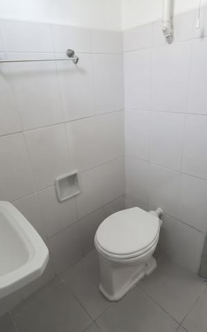 Casa para alugar com 40m², 1 quarto e sem vaga Casa para alugar com 40m², 1 quarto e sem vagaBanheiro
