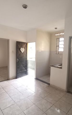 Casa para alugar com 40m², 1 quarto e sem vaga Casa para alugar com 40m², 1 quarto e sem vagaSala