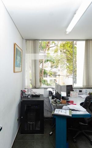 Casa para alugar com 200m², 4 quartos e 5 vagas
