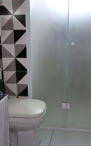 Casa à venda com 89m², 2 quartos e 2 vagasBanheiro 1