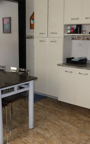 Casa à venda com 89m², 2 quartos e 2 vagasCozinha