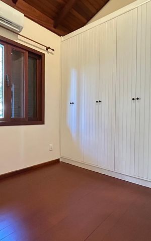 Casa de condomínio para alugar com 230m², 3 quartos e 2 vagasSuíte 3