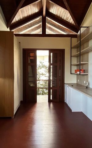Casa de condomínio para alugar com 230m², 3 quartos e 2 vagasEscritório