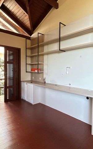 Casa de condomínio para alugar com 230m², 3 quartos e 2 vagasEscritório