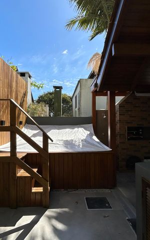 Casa de condomínio para alugar com 230m², 3 quartos e 2 vagasHidromassagem 