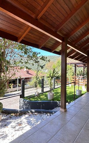 Casa de condomínio para alugar com 230m², 3 quartos e 2 vagasJardim