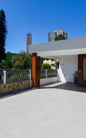 Casa para alugar com 100m², 2 quartos e sem vagaVaranda