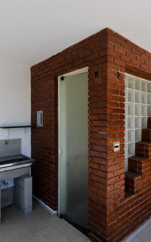 Casa para alugar com 100m², 2 quartos e sem vagaÁrea de Serviço