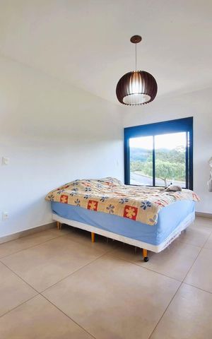 Casa de condomínio à venda com 365m², 3 quartos e 4 vagas Casa de condomínio à venda com 365m², 3 quartos e 4 vagasQuarto
