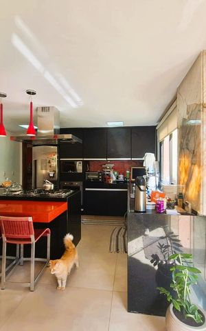 Casa de condomínio à venda com 365m², 3 quartos e 4 vagas Casa de condomínio à venda com 365m², 3 quartos e 4 vagasCozinha