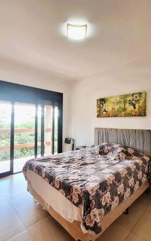 Casa de condomínio à venda com 365m², 3 quartos e 4 vagas Casa de condomínio à venda com 365m², 3 quartos e 4 vagasQuarto