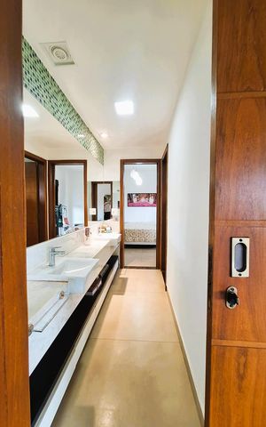 Casa de condomínio à venda com 365m², 3 quartos e 4 vagas Casa de condomínio à venda com 365m², 3 quartos e 4 vagasBanheiro