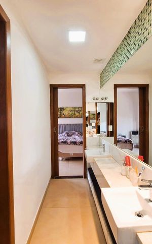 Casa de condomínio à venda com 365m², 3 quartos e 4 vagas Casa de condomínio à venda com 365m², 3 quartos e 4 vagasBanheiro