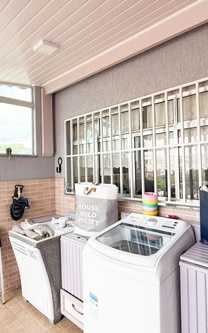 Casa à venda com 150m², 2 quartos e 2 vagas Casa à venda com 150m², 2 quartos e 2 vagasÁrea de Serviço
