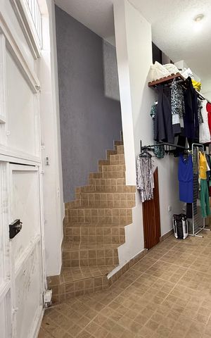 Casa à venda com 150m², 2 quartos e 2 vagas Casa à venda com 150m², 2 quartos e 2 vagasGaragem