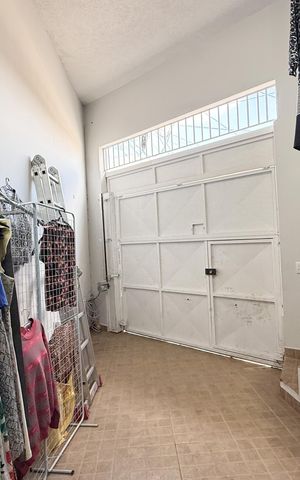 Casa à venda com 150m², 2 quartos e 2 vagas Casa à venda com 150m², 2 quartos e 2 vagasGaragem