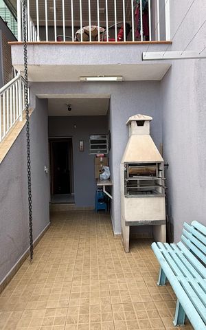 Casa à venda com 150m², 2 quartos e 2 vagas Casa à venda com 150m², 2 quartos e 2 vagasChurrasqueira