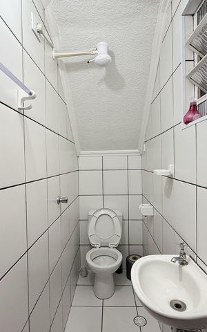 Casa à venda com 150m², 2 quartos e 2 vagas Casa à venda com 150m², 2 quartos e 2 vagasBanheiro