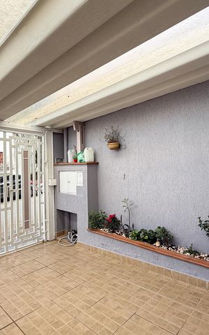 Casa à venda com 150m², 2 quartos e 2 vagas Casa à venda com 150m², 2 quartos e 2 vagasGaragem