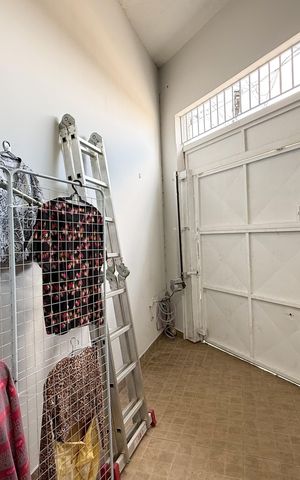 Casa à venda com 150m², 2 quartos e 2 vagas Casa à venda com 150m², 2 quartos e 2 vagasGaragem