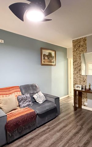 Casa à venda com 150m², 2 quartos e 2 vagas Casa à venda com 150m², 2 quartos e 2 vagasSala