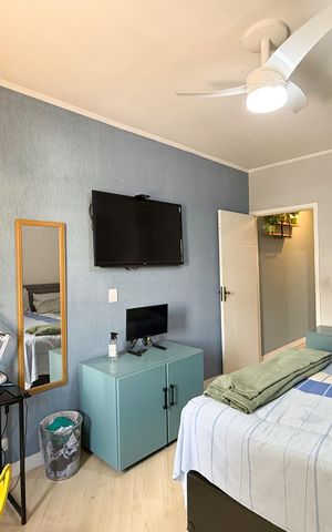 Casa à venda com 150m², 2 quartos e 2 vagas Casa à venda com 150m², 2 quartos e 2 vagasQuarto