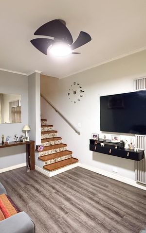 Casa à venda com 150m², 2 quartos e 2 vagas Casa à venda com 150m², 2 quartos e 2 vagasSala