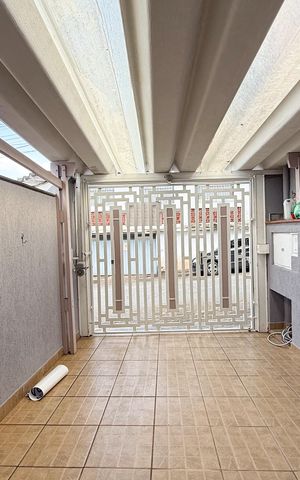 Casa à venda com 150m², 2 quartos e 2 vagas Casa à venda com 150m², 2 quartos e 2 vagasGaragem