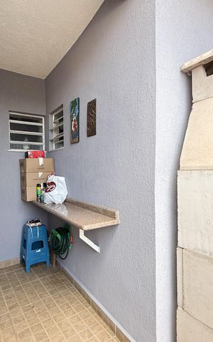 Casa à venda com 150m², 2 quartos e 2 vagas Casa à venda com 150m², 2 quartos e 2 vagasChurrasqueira