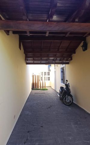 Casa à venda com 322m², 4 quartos e 3 vagas Casa à venda com 322m², 4 quartos e 3 vagasÁrea Externa