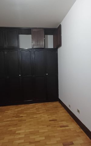 Casa à venda com 322m², 4 quartos e 3 vagas Casa à venda com 322m², 4 quartos e 3 vagasQuarto