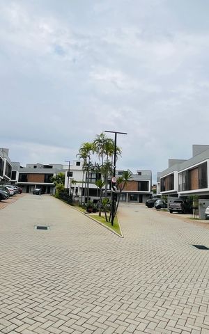 Casa de condomínio à venda com 130m², 3 quartos e 2 vagas