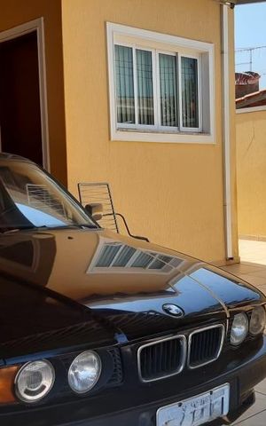Casa à venda com 243m², 4 quartos e 5 vagas Casa à venda com 243m², 4 quartos e 5 vagasGaragem