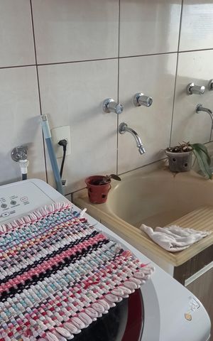 Casa à venda com 243m², 4 quartos e 5 vagas Casa à venda com 243m², 4 quartos e 5 vagasÁrea de serviço