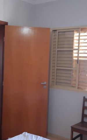 Casa à venda com 243m², 4 quartos e 5 vagas Casa à venda com 243m², 4 quartos e 5 vagasQuarto