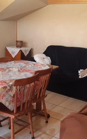 Casa à venda com 243m², 4 quartos e 5 vagas Casa à venda com 243m², 4 quartos e 5 vagasSala