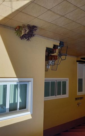 Casa à venda com 243m², 4 quartos e 5 vagas Casa à venda com 243m², 4 quartos e 5 vagasGaragem