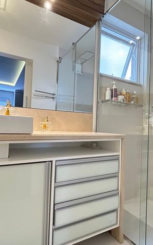Apartamento para alugar com 100m², 5 quartos e 1 vaga Apartamento para alugar com 100m², 5 quartos e 1 vagaBanheiro suíte 1