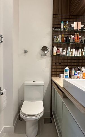 Apartamento para alugar com 100m², 5 quartos e 1 vaga Apartamento para alugar com 100m², 5 quartos e 1 vagaBanheiro suíte 1