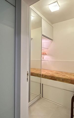 Apartamento para alugar com 100m², 5 quartos e 1 vaga Apartamento para alugar com 100m², 5 quartos e 1 vagaQuarto da área de Serviço
