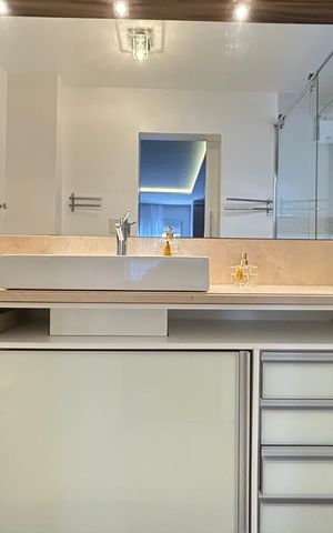 Apartamento para alugar com 100m², 5 quartos e 1 vaga Apartamento para alugar com 100m², 5 quartos e 1 vagaBanheiro suíte 1