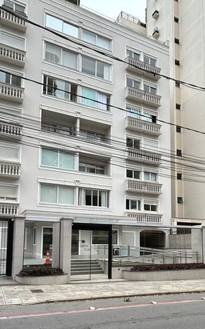 Apartamento para alugar com 100m², 5 quartos e 1 vaga Apartamento para alugar com 100m², 5 quartos e 1 vagaFachada