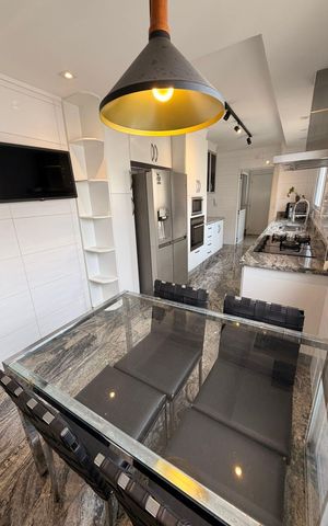 Apartamento para alugar com 178m², 3 quartos e 3 vagas Apartamento para alugar com 178m², 3 quartos e 3 vagasCozinha