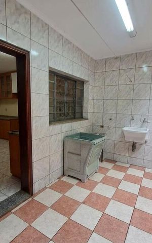Casa à venda com 145m², 2 quartos e 2 vagas Casa à venda com 145m², 2 quartos e 2 vagasÁrea de serviço