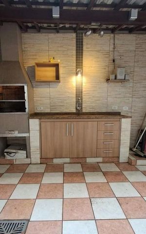 Casa à venda com 145m², 2 quartos e 2 vagas Casa à venda com 145m², 2 quartos e 2 vagasÁrea de serviço