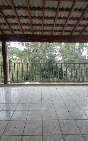 Casa à venda com 145m², 2 quartos e 2 vagas Casa à venda com 145m², 2 quartos e 2 vagasÁrea externa