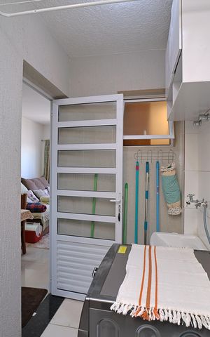 Casa de condomínio à venda com 74m², 2 quartos e 1 vagaÁrea de Serviço